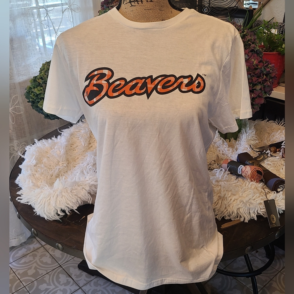 Gildan - Beavers White T-shirt - NWT - XL